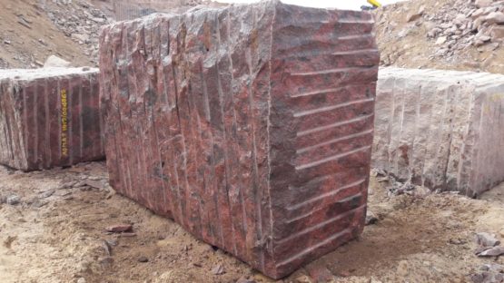 granit romantica red